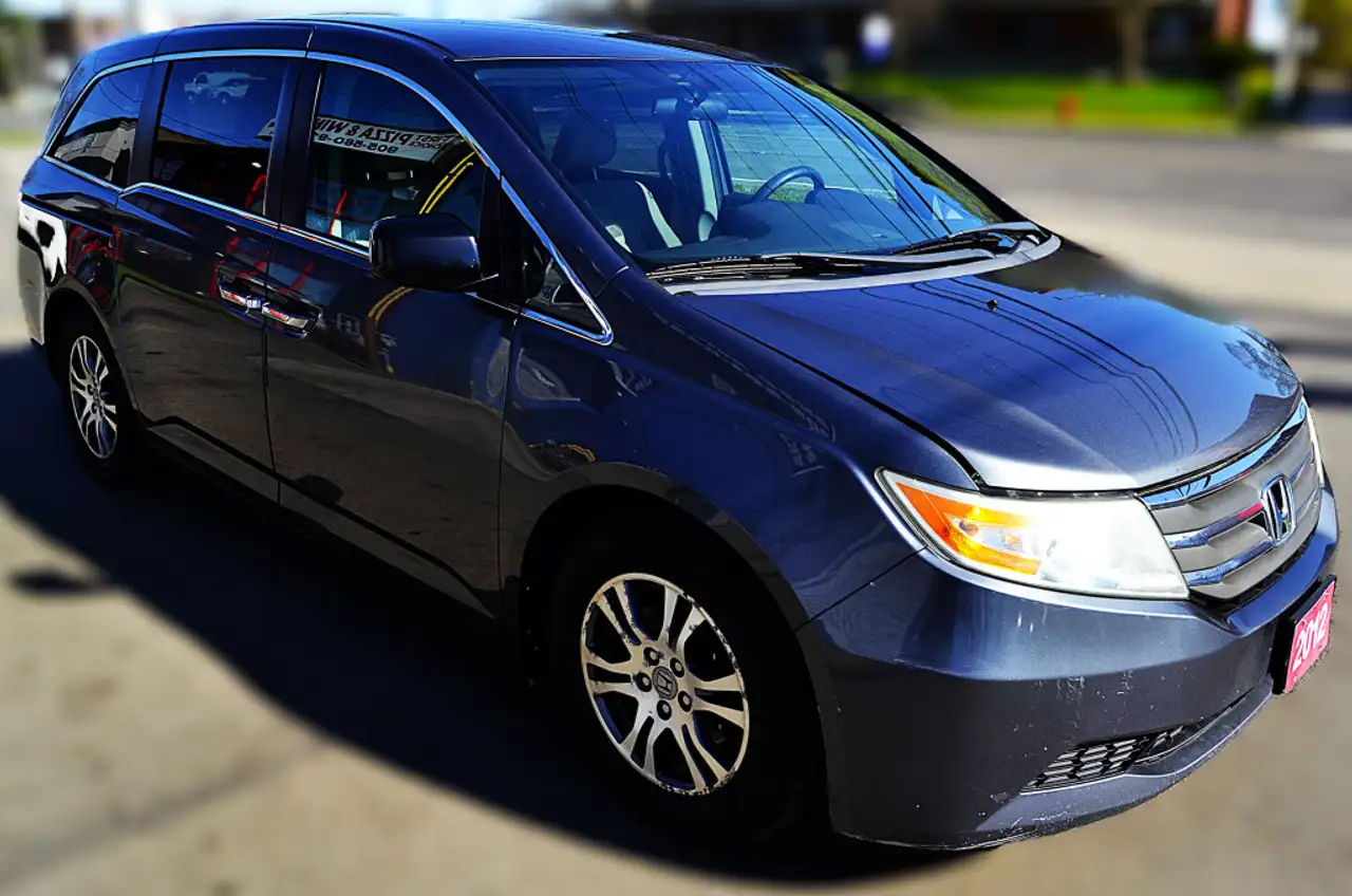 Honda Odyssey снимка Honda Odyssey