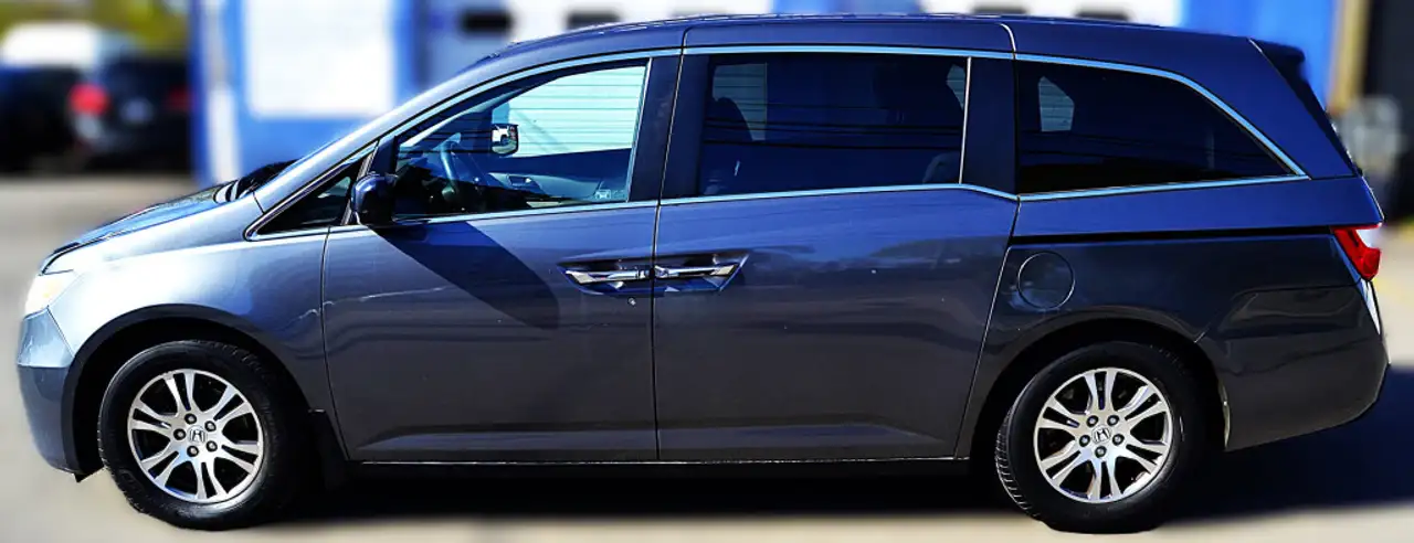 Honda Odyssey снимка Honda Odyssey