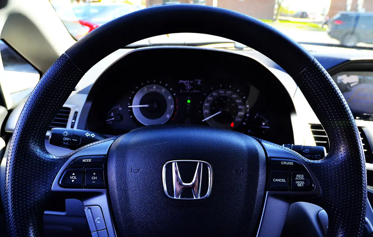 Honda Odyssey снимка Honda Odyssey
