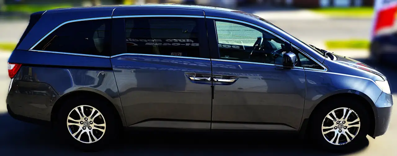 Honda Odyssey снимка Honda Odyssey