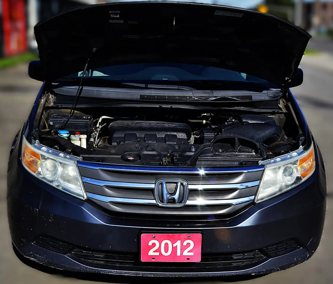 Honda Odyssey снимка Honda Odyssey