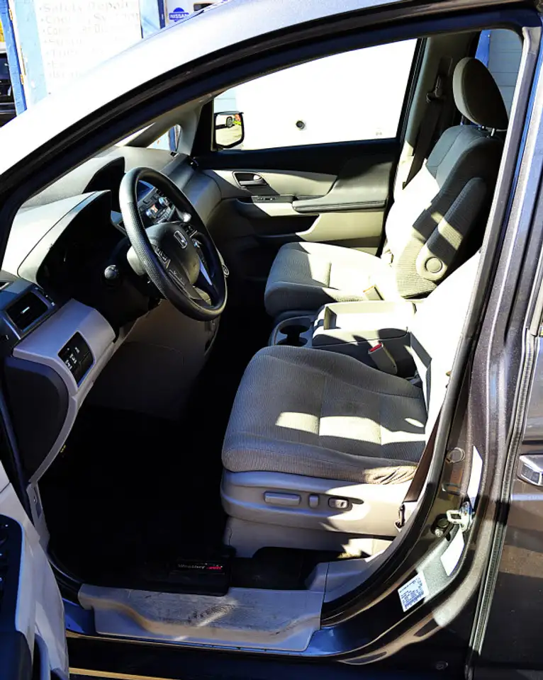 Honda Odyssey снимка Honda Odyssey