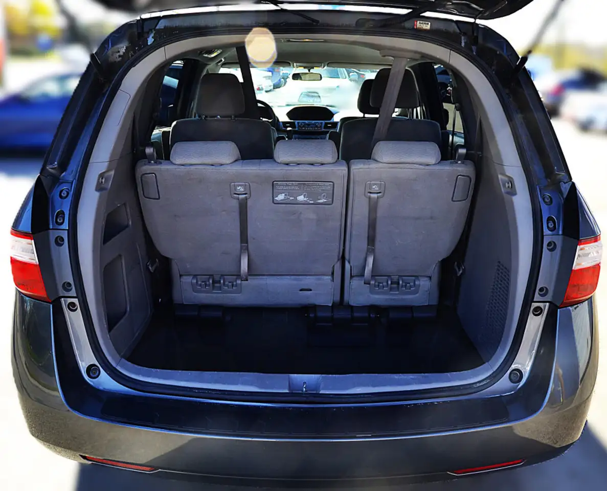 Honda Odyssey снимка Honda Odyssey
