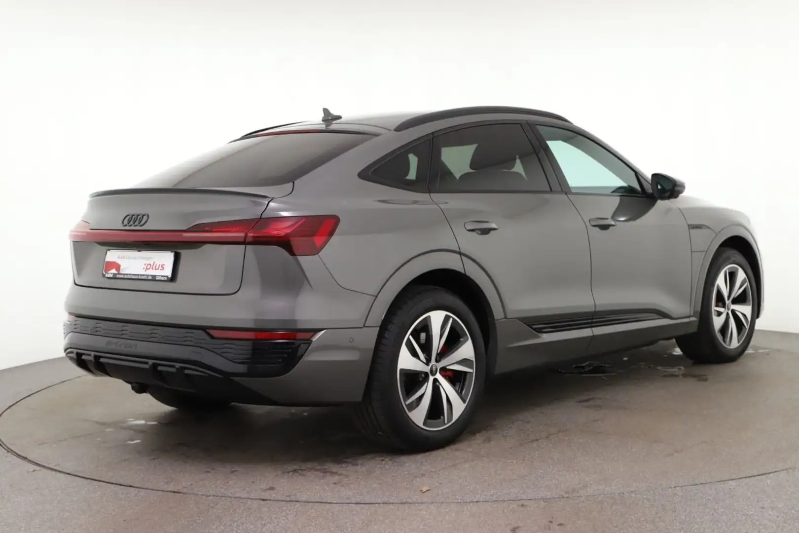 Audi Q8 e-tron 55 Q S line Luft Sport Matri Szary - 2