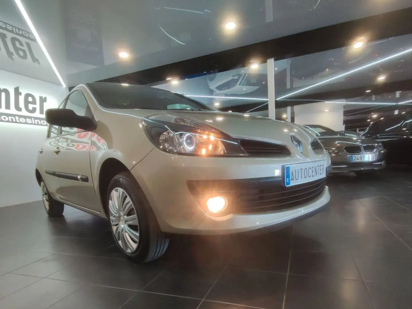 Renault Clio 1.2 16v Pack Authentique Beige - 2