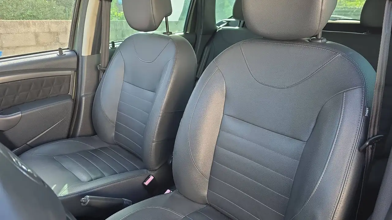 Dacia Duster — photo 9