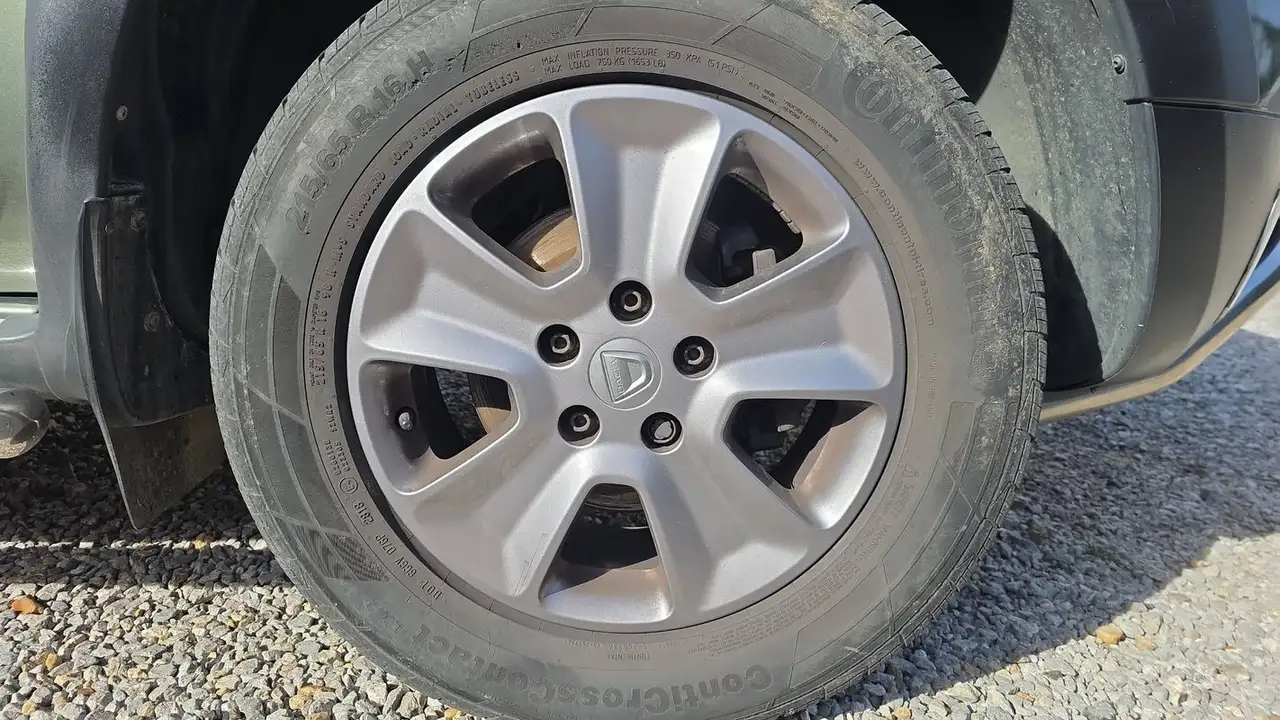 Dacia Duster — photo 17