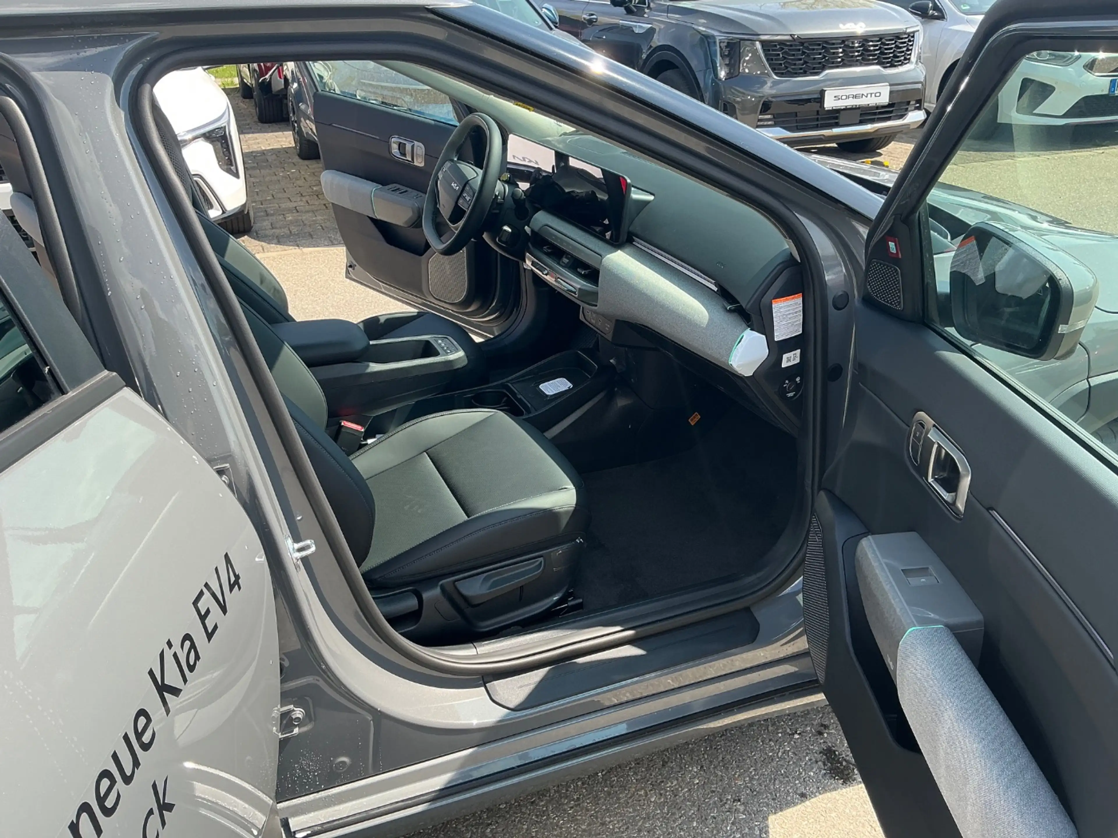 Kia EV4 Elektro 81 W Earth 360°+LED+Navi+SHZ+2xKlima — photo 11