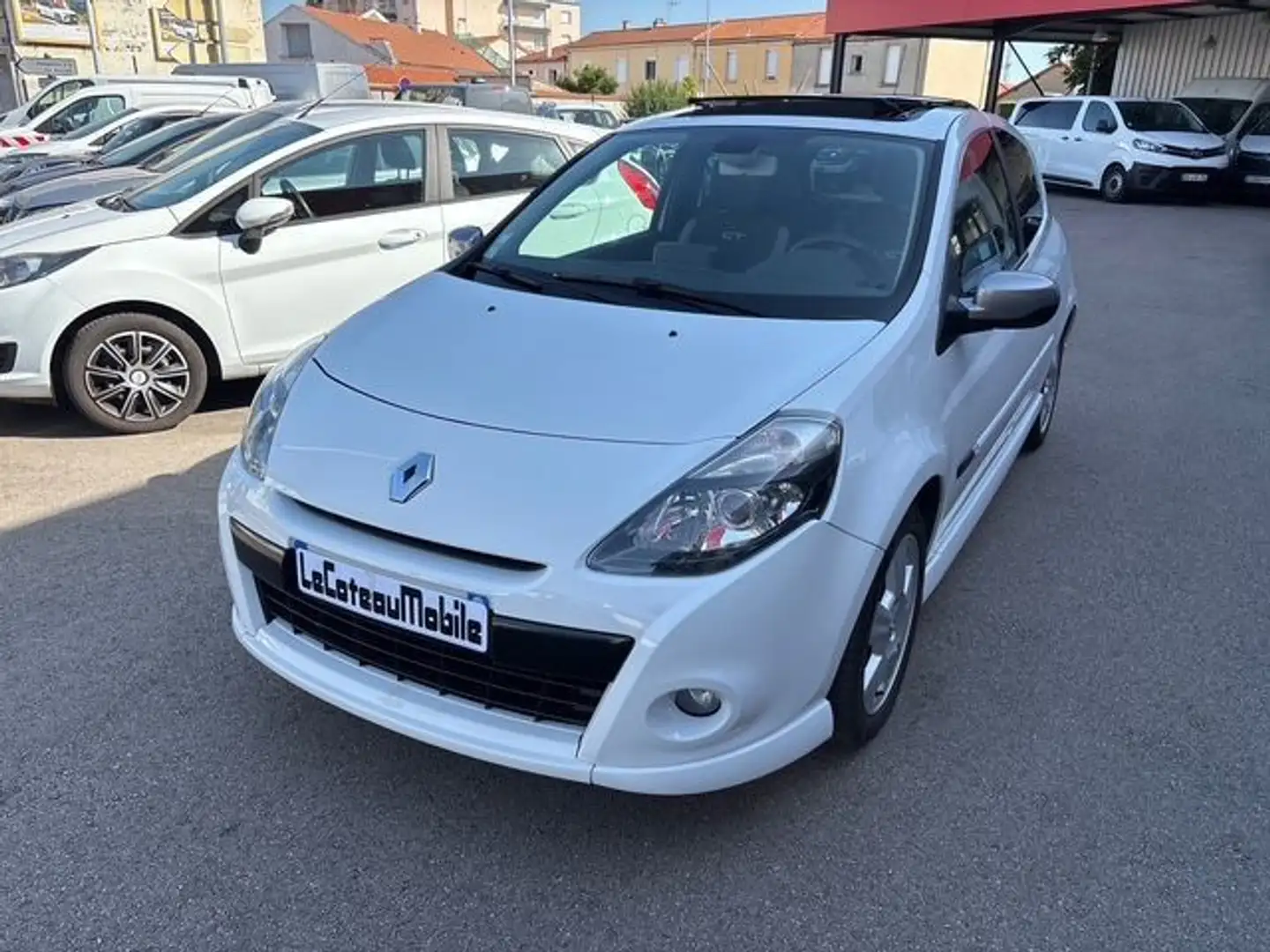 Renault Clio 1.5 dCi 105ch FAP GT TomTom 3p Blanc - 1