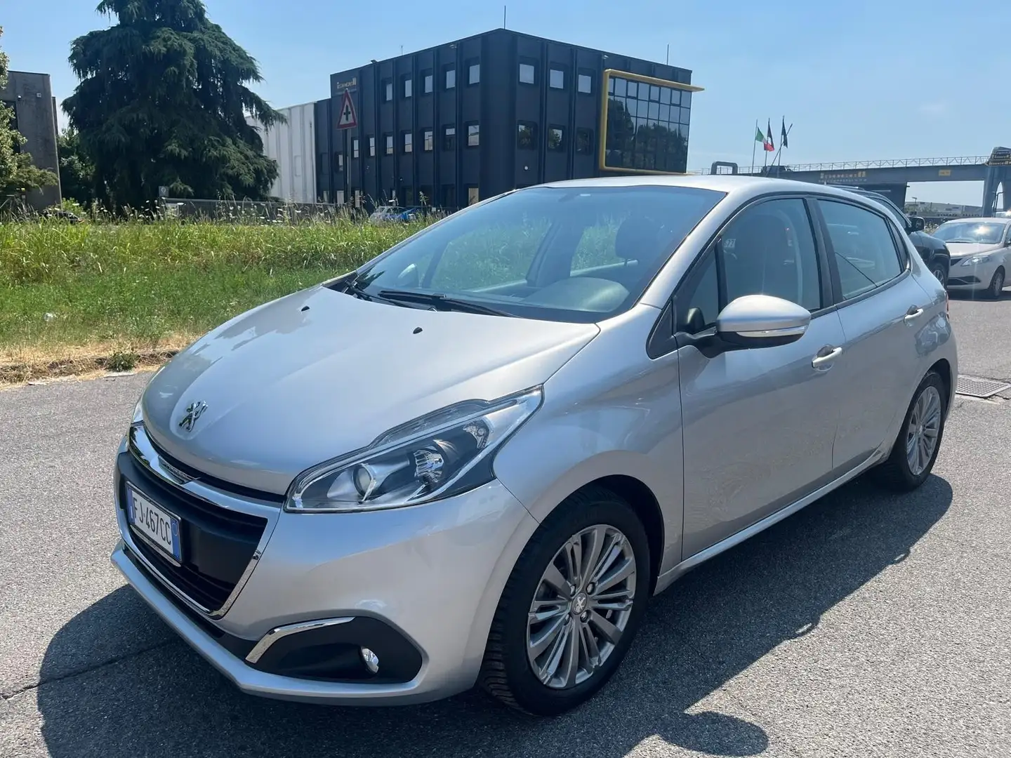 Peugeot 208 PureTech 82 5 porte Allure Argento - 1