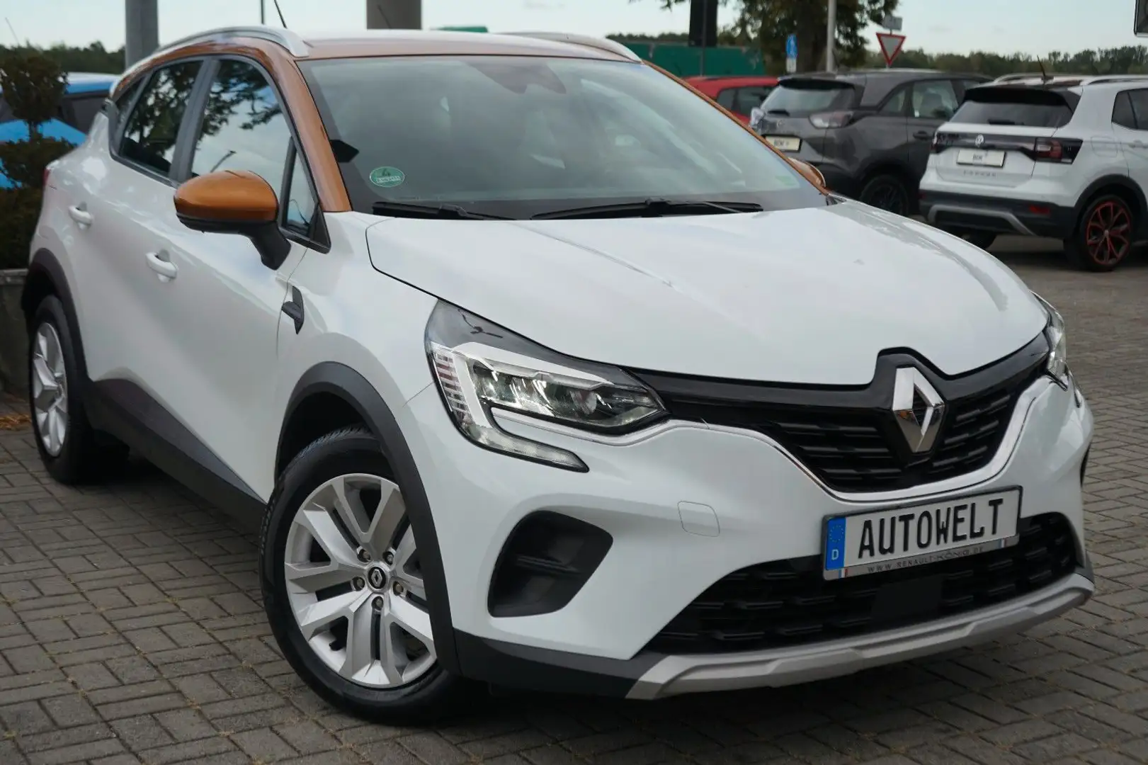 Renault Captur TCe 140 EDC Business Edition Weiß - 2