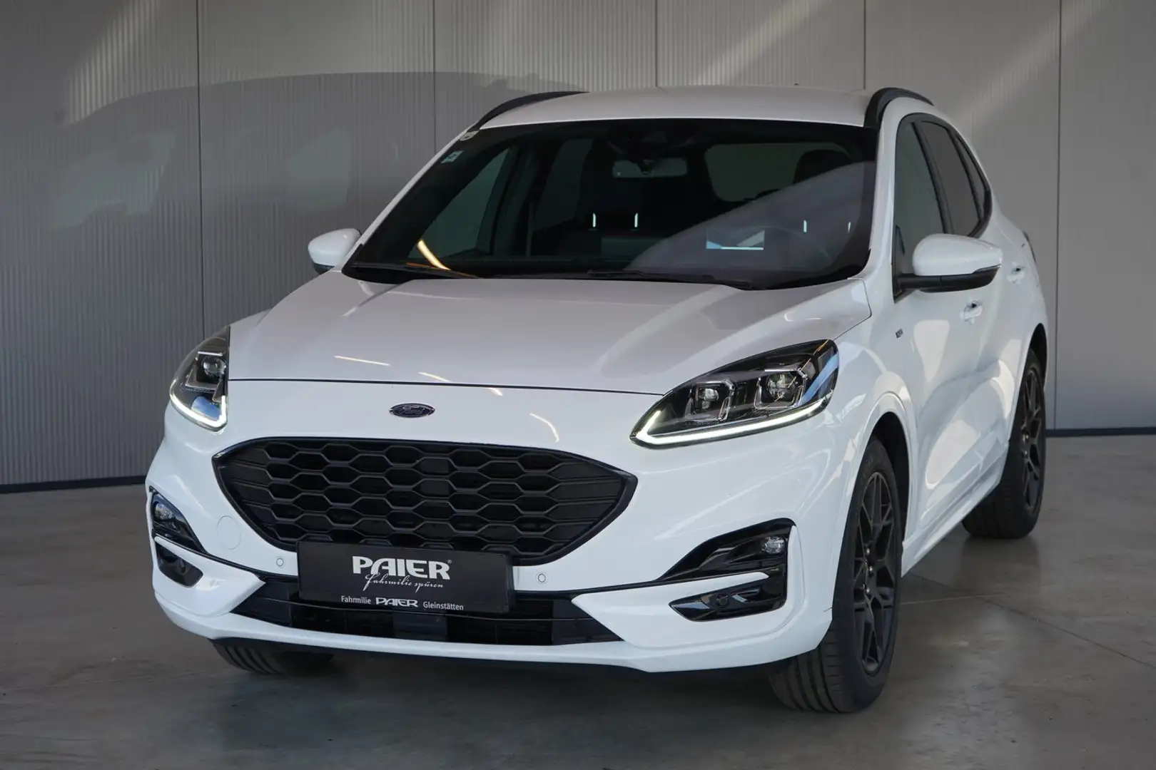 Ford Kuga 1,5 EcoBlue ST-Line Aut. Weiß - 2