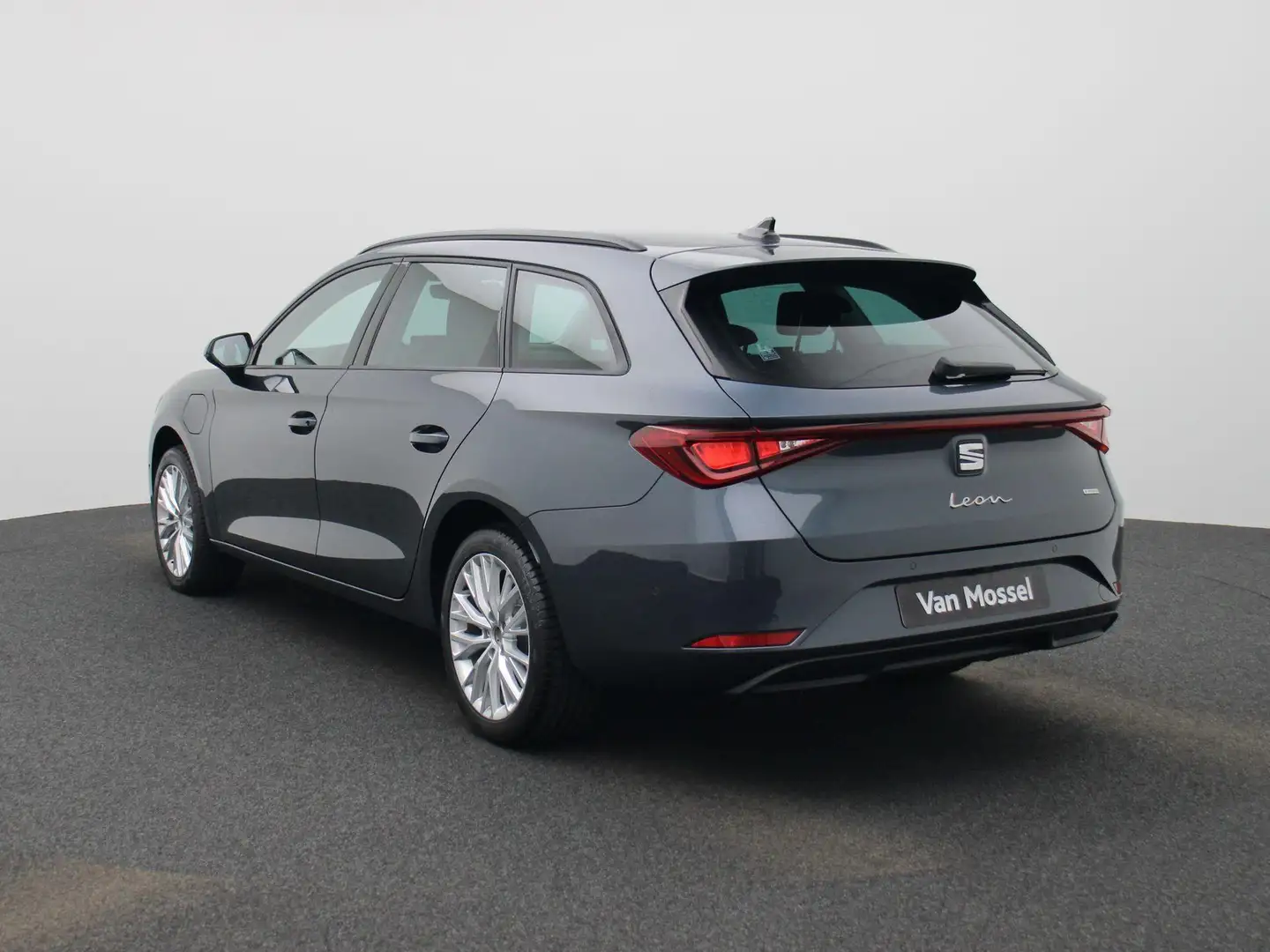 SEAT Leon e-Hybrid Sportstourer 1.5 TSI Style Business Intense 204 PK Czarny - 2
