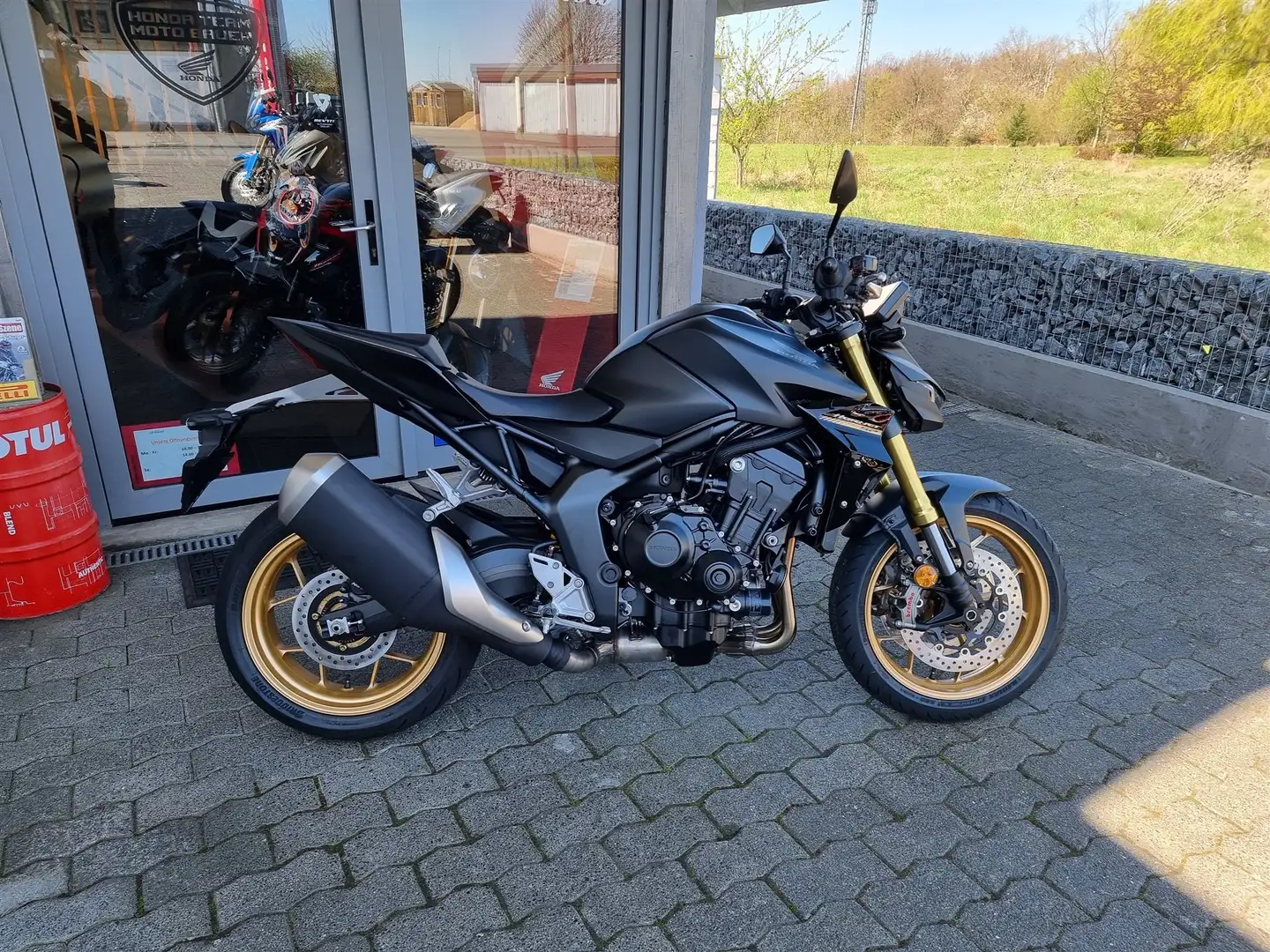 Honda Hornet Vorführer mit wenig KM! - 2