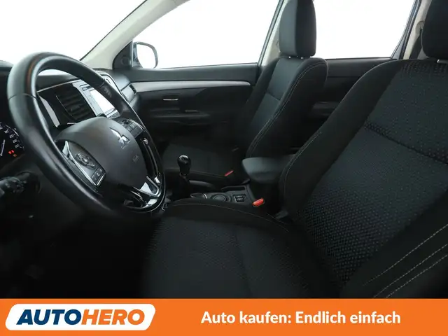 Mitsubishi Outlander view 10