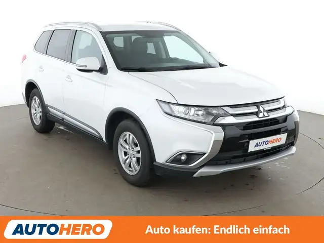Mitsubishi Outlander view 8