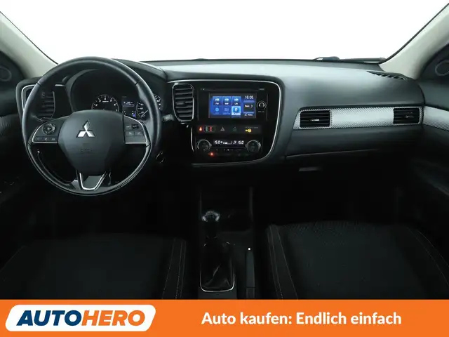 Mitsubishi Outlander view 12
