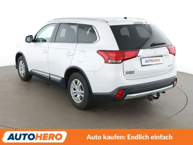 Mitsubishi Outlander view 4