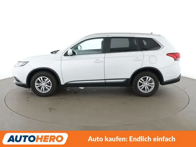 Mitsubishi Outlander view 3