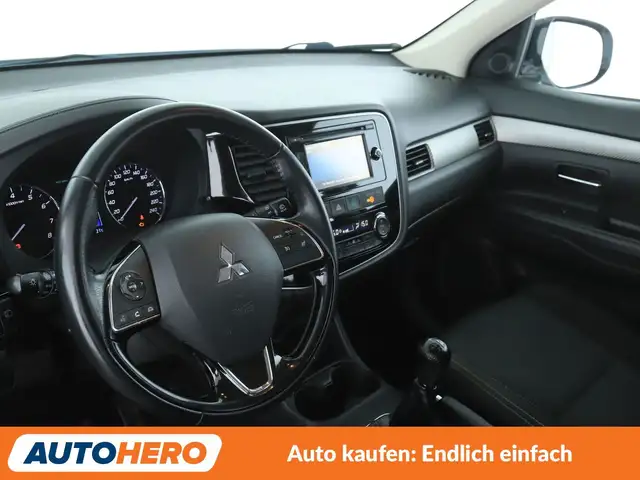 Mitsubishi Outlander view 11