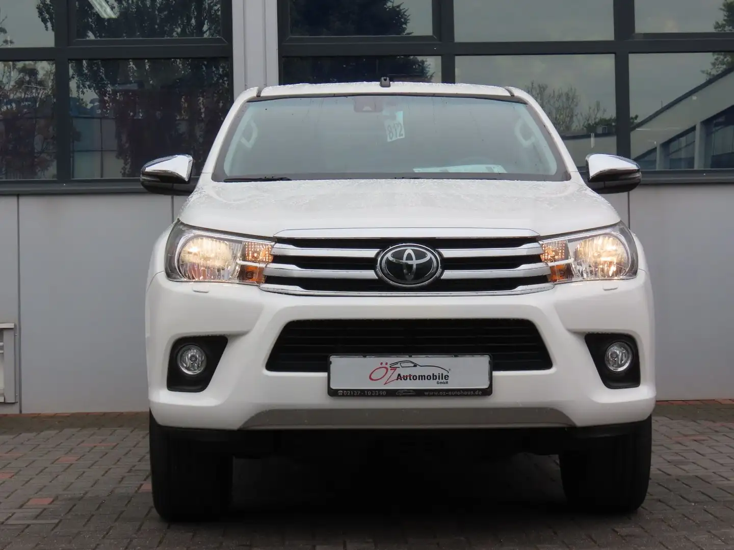 Toyota Hilux 2.4 D-4D-F Double Cab 4x4 Euro 6 Weiß - 2