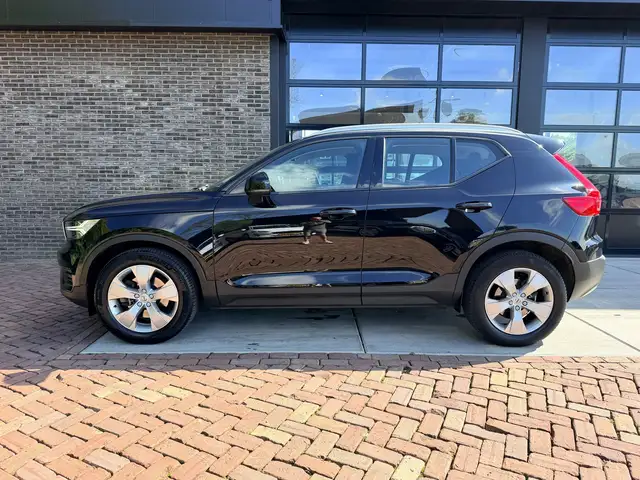 Volvo XC40 view 7