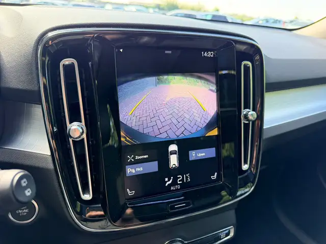 Volvo XC40 view 21