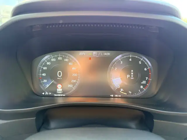 Volvo XC40 view 28