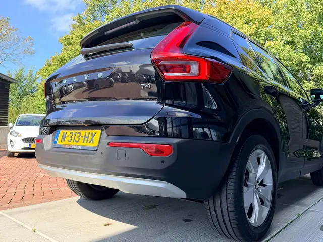 Volvo XC40 view 9