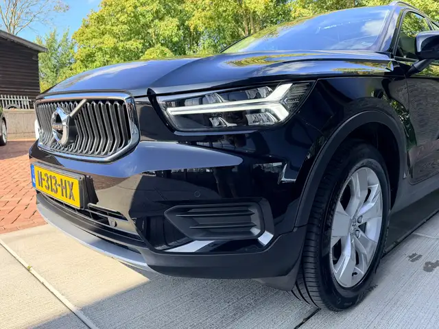 Volvo XC40 view 10