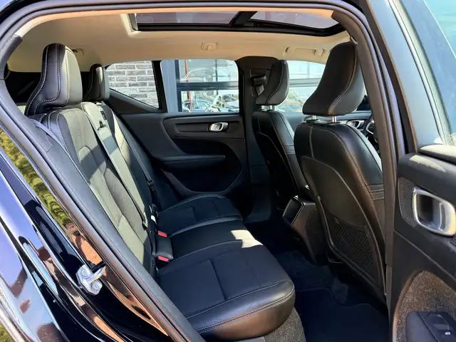 Volvo XC40 view 14