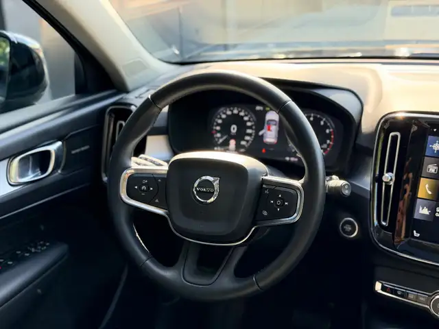 Volvo XC40 view 25