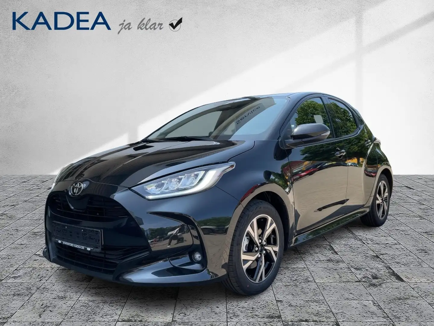 Toyota Yaris 1.5 Teamplayer Zwart - 2