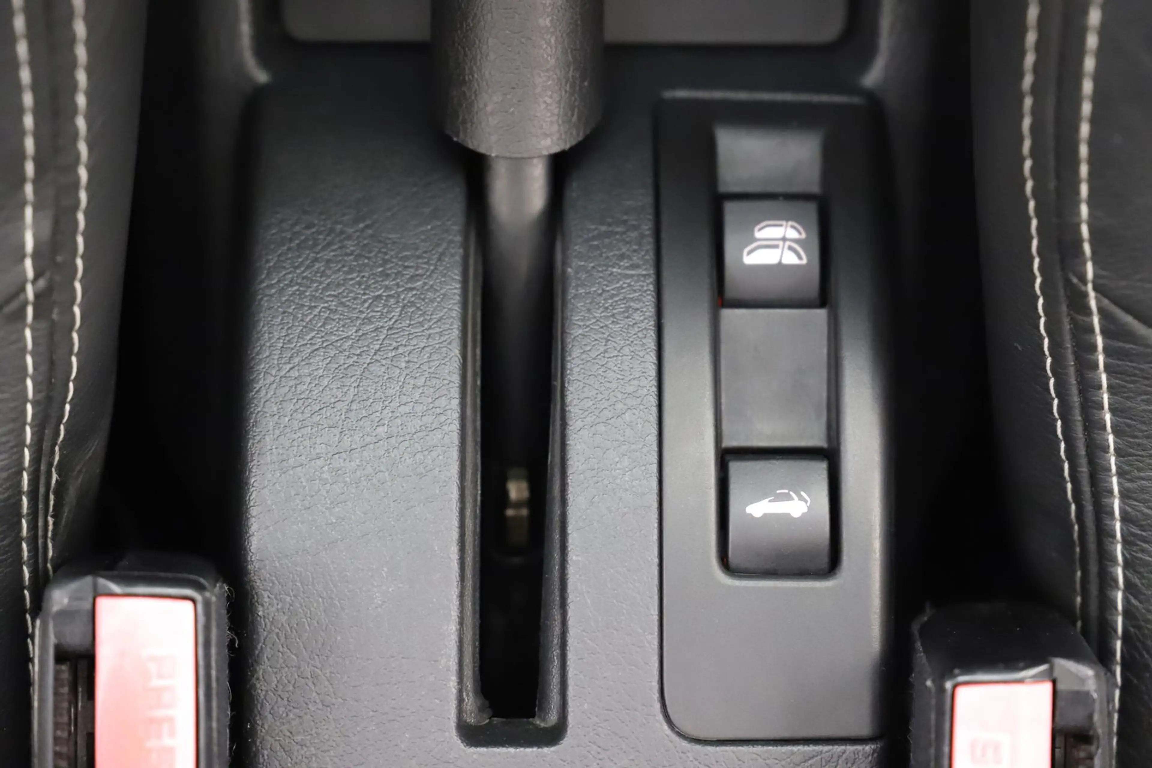 Peugeot 207 CC 1.6 120PS Roland Garros Leder PDC 1Hand — photo 29