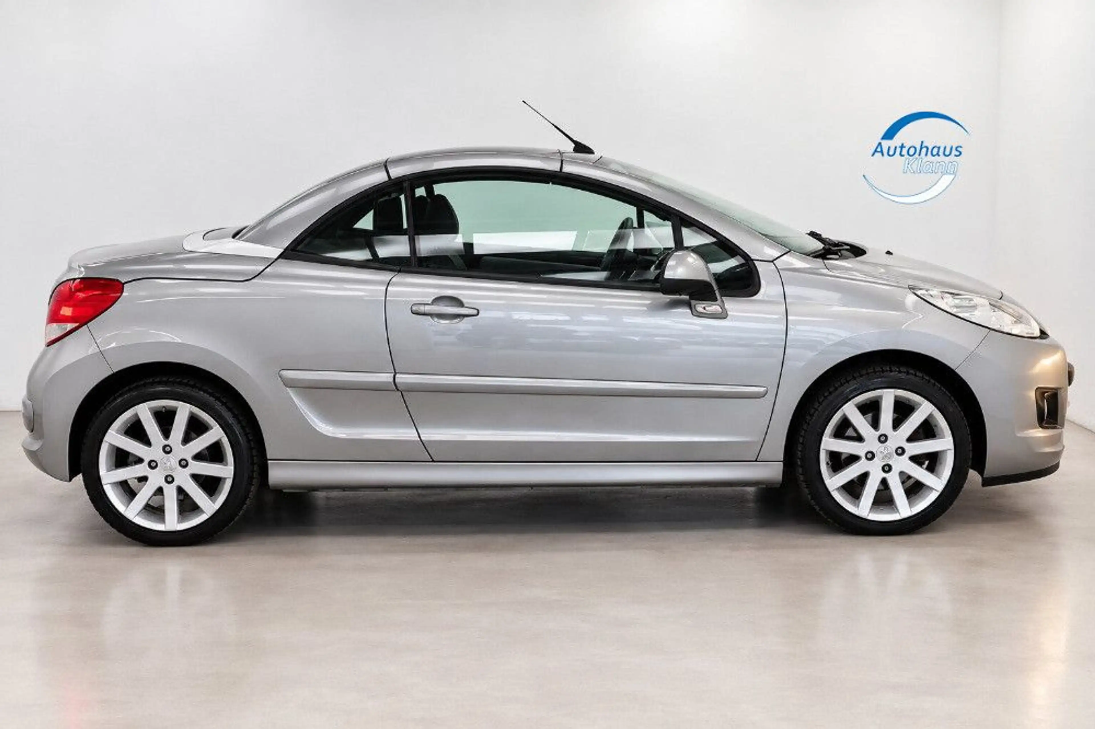 Peugeot 207 CC 1.6 120PS Roland Garros Leder PDC 1Hand — photo 8