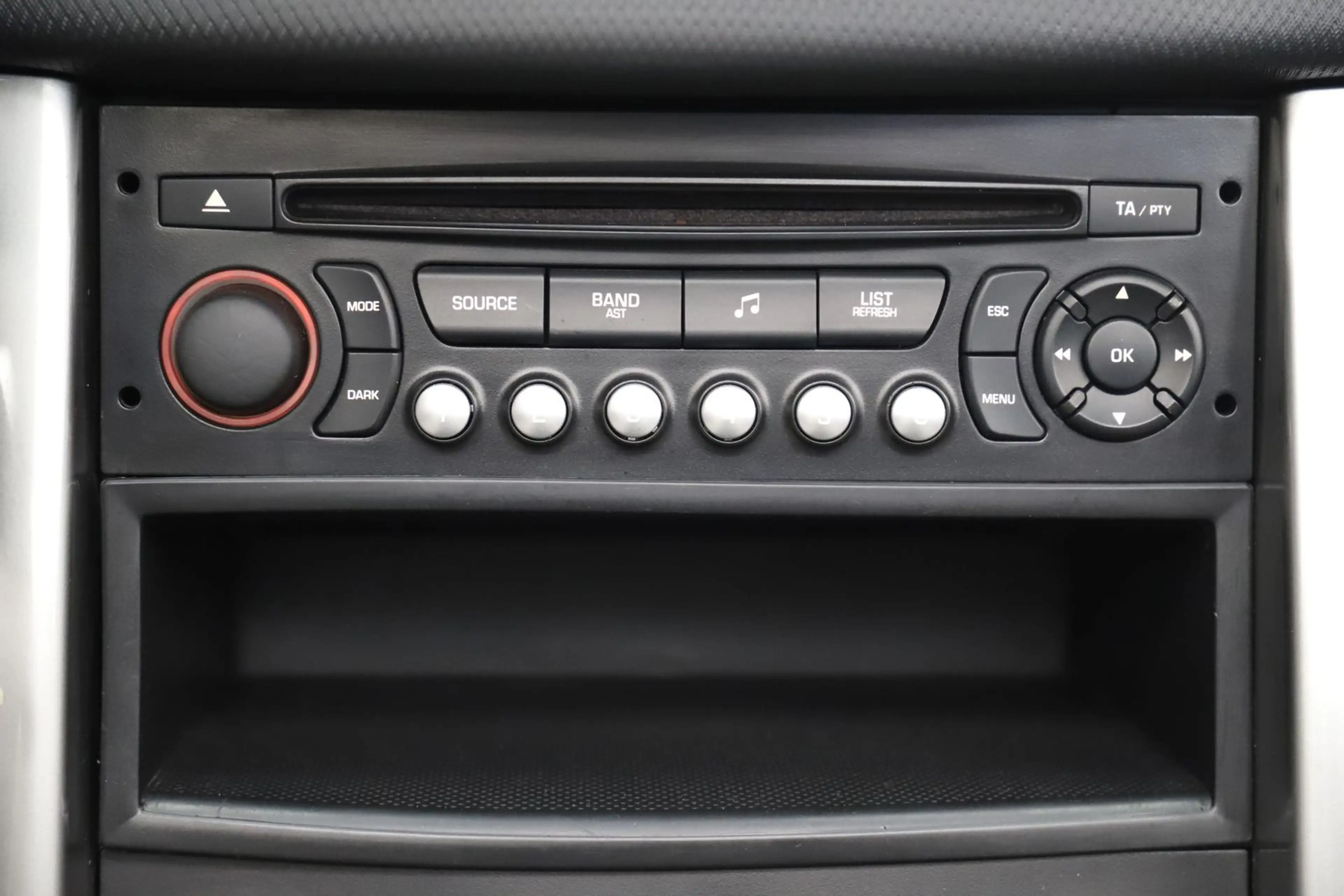 Peugeot 207 CC 1.6 120PS Roland Garros Leder PDC 1Hand — photo 21