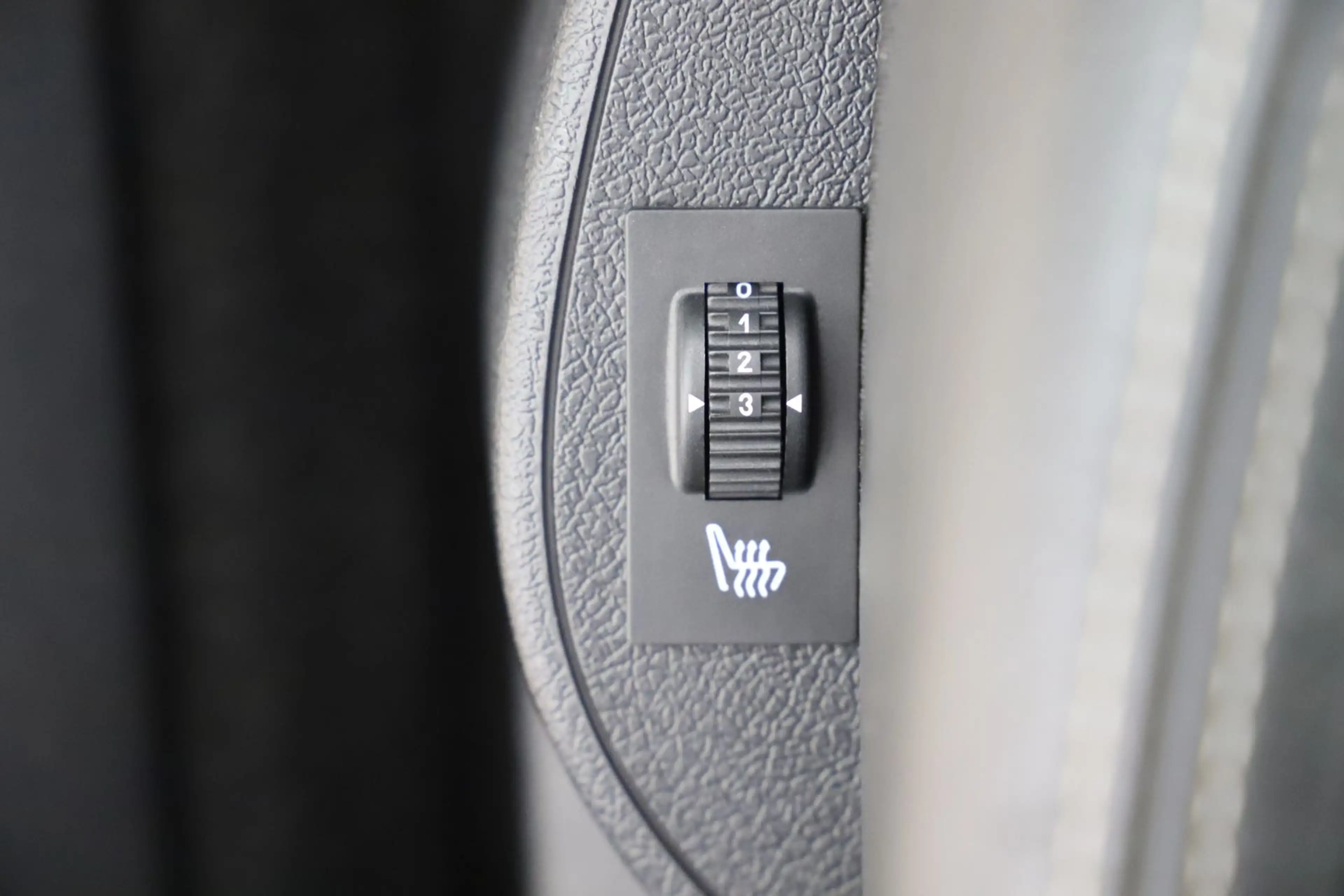 Peugeot 207 CC 1.6 120PS Roland Garros Leder PDC 1Hand — photo 26