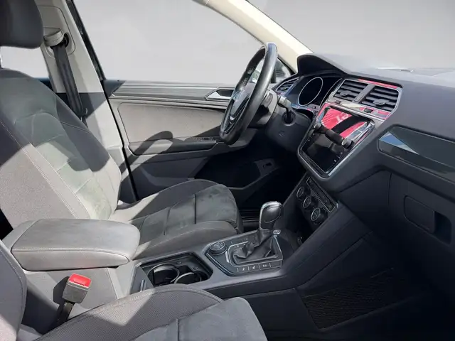 Volkswagen Tiguan view 13