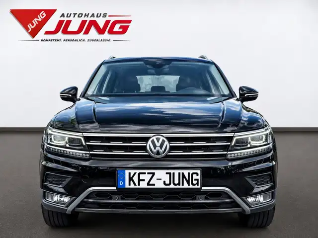 Volkswagen Tiguan view 2