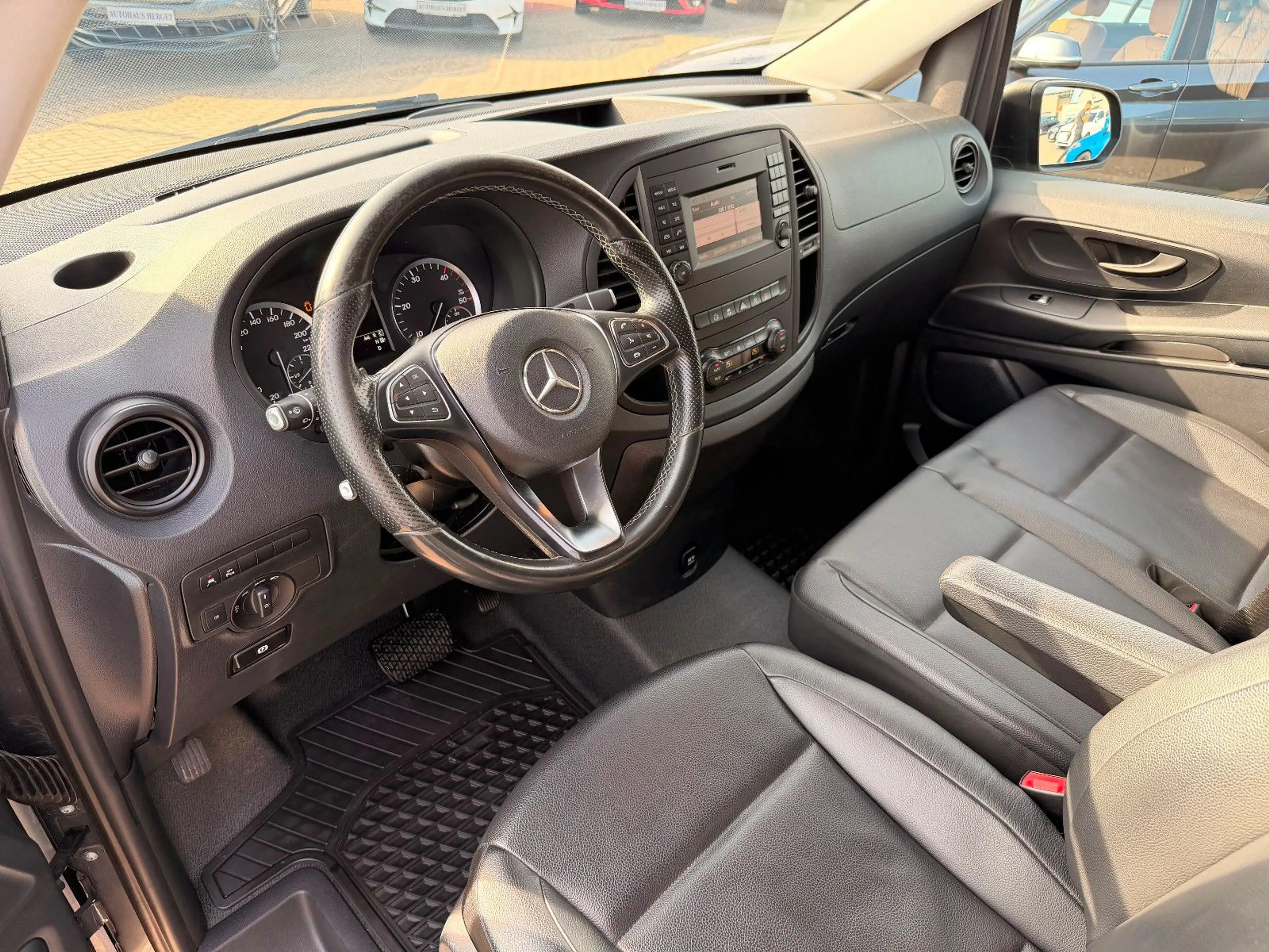 Mercedes-Benz Vito Tourer 119 CDI RWD lang 9-Sitzer Top Ausst — photo 14