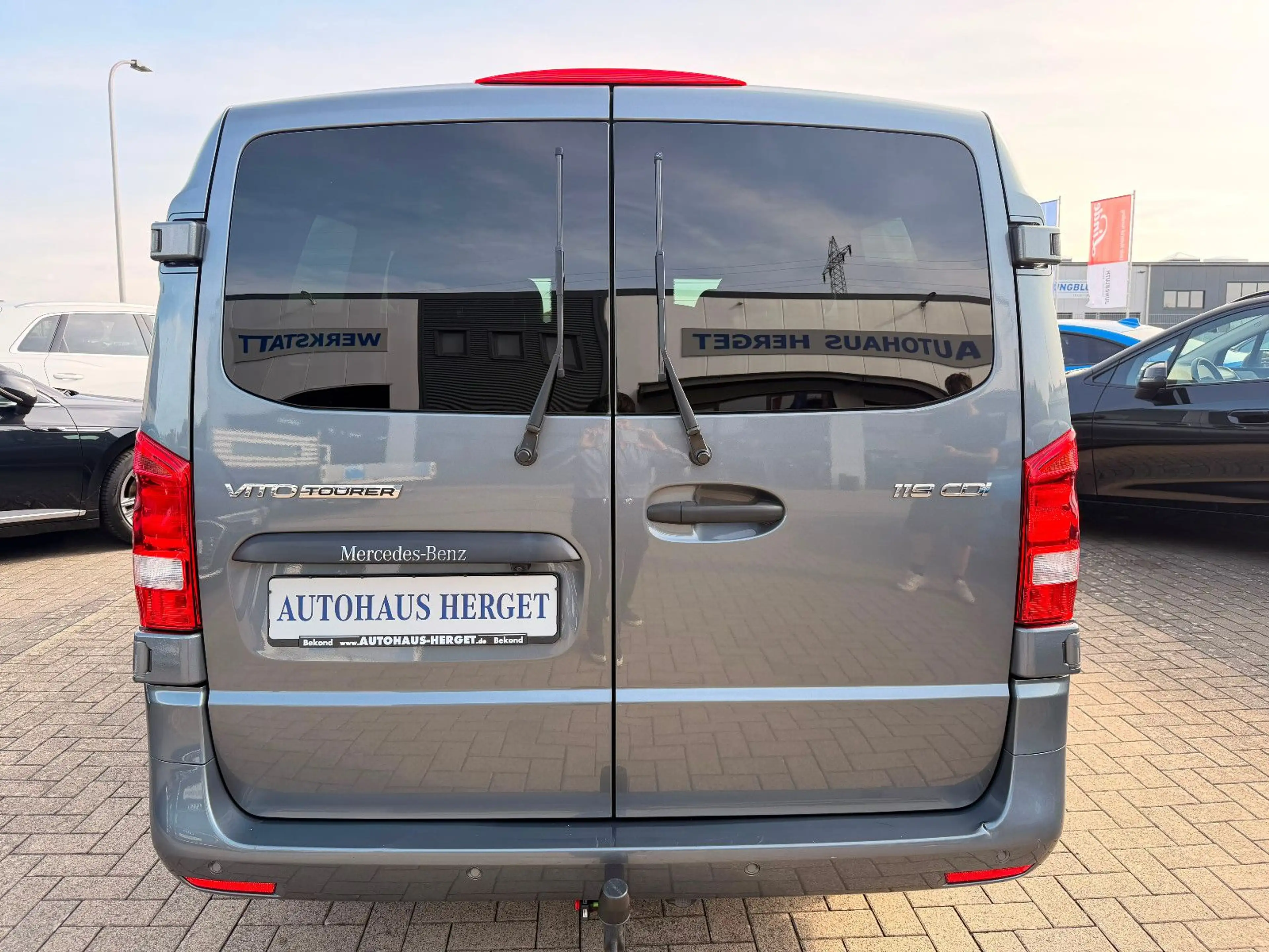 Mercedes-Benz Vito Tourer 119 CDI RWD lang 9-Sitzer Top Ausst — photo 7