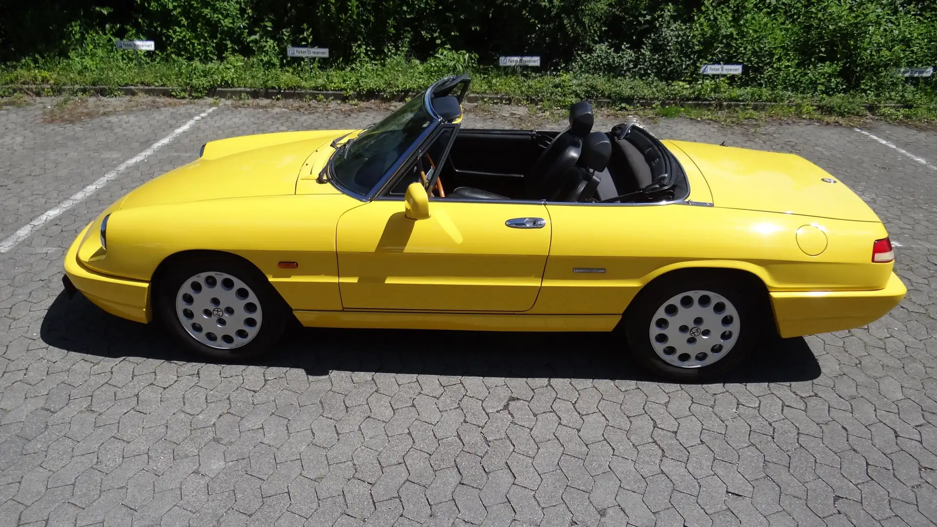 Alfa Romeo Spider 2.0 Gelb - 1