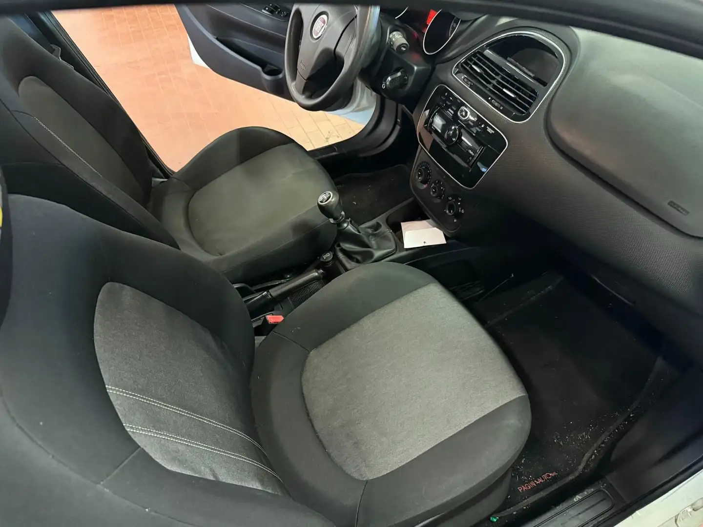 Fiat Grande Punto Grande Punto 1.4 Actual easypower Gpl 77cv 5p Weiß - 2