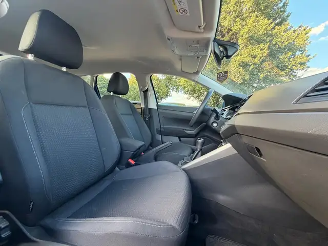 Volkswagen Polo view 9