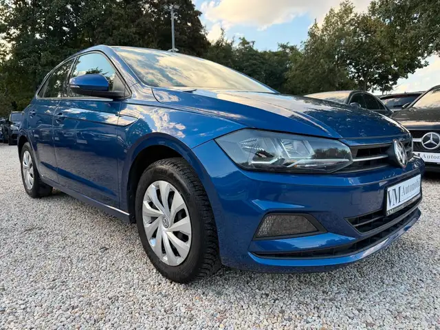 Volkswagen Polo view 3