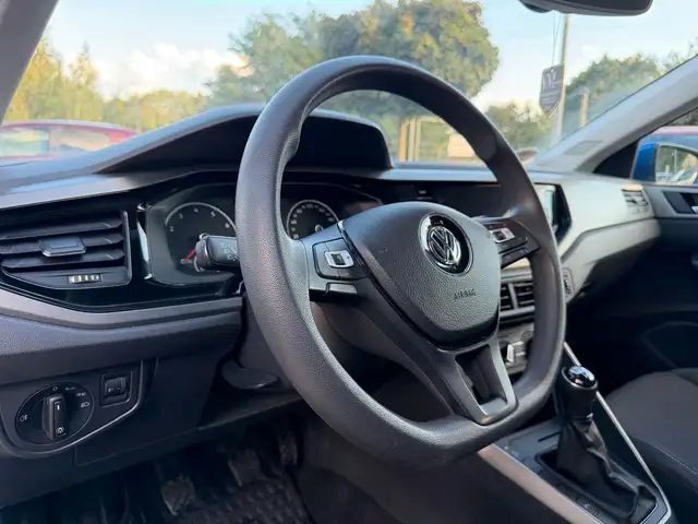 Volkswagen Polo view 8