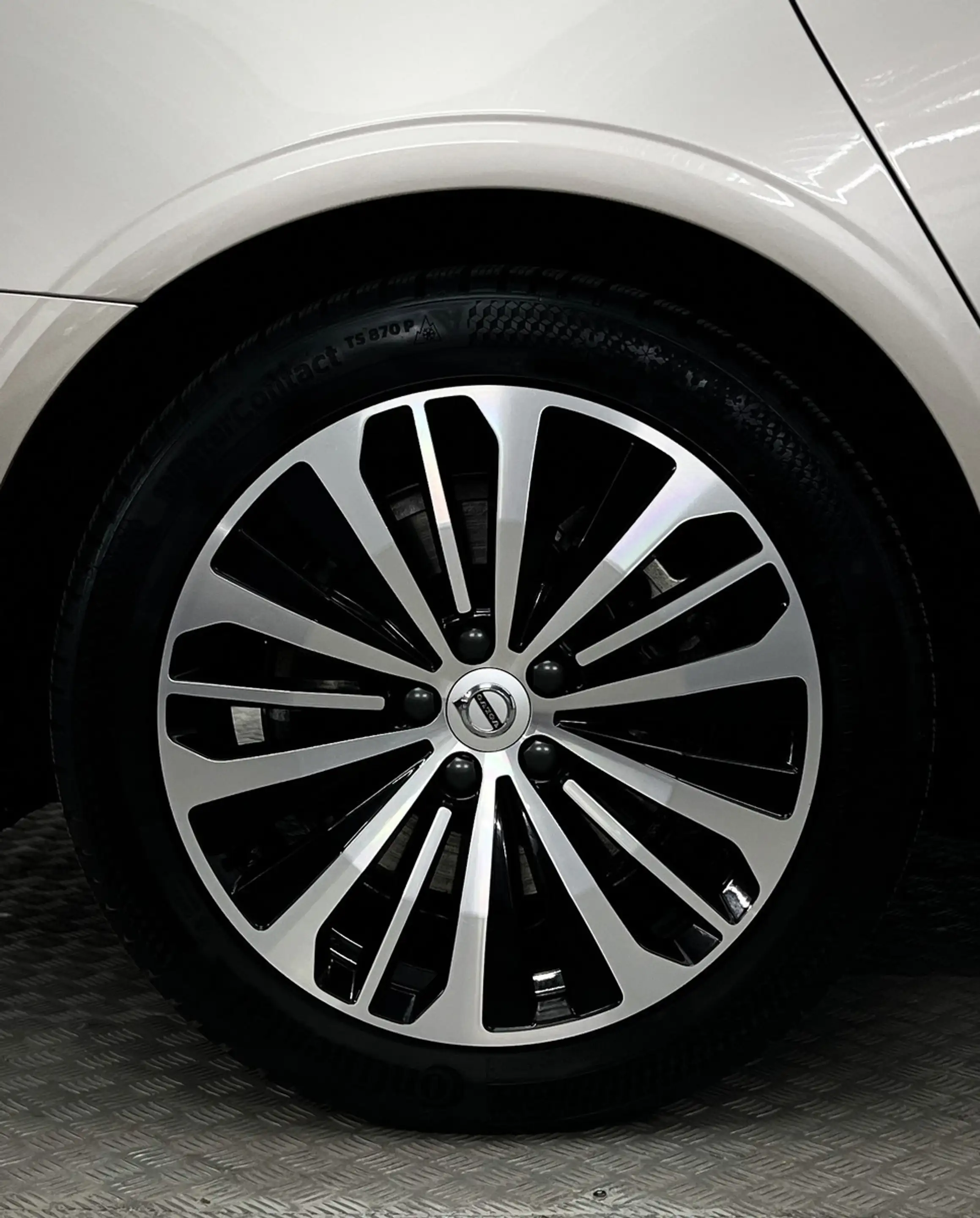 Volvo V90 T6 RECH AWD STANDHZG+AHK+ACC+KEYLESS+CARPLAY — photo 10
