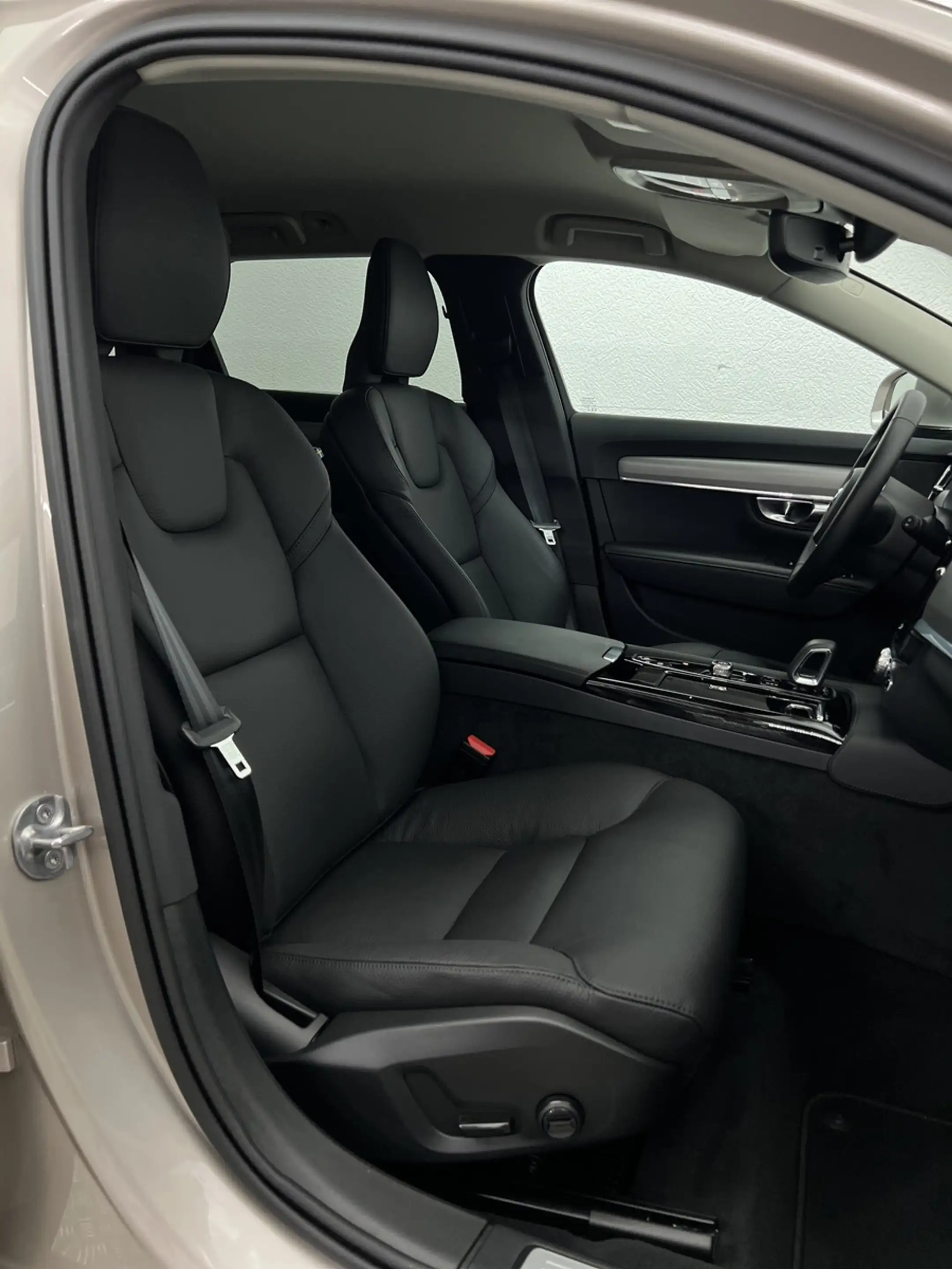 Volvo V90 T6 RECH AWD STANDHZG+AHK+ACC+KEYLESS+CARPLAY — photo 8