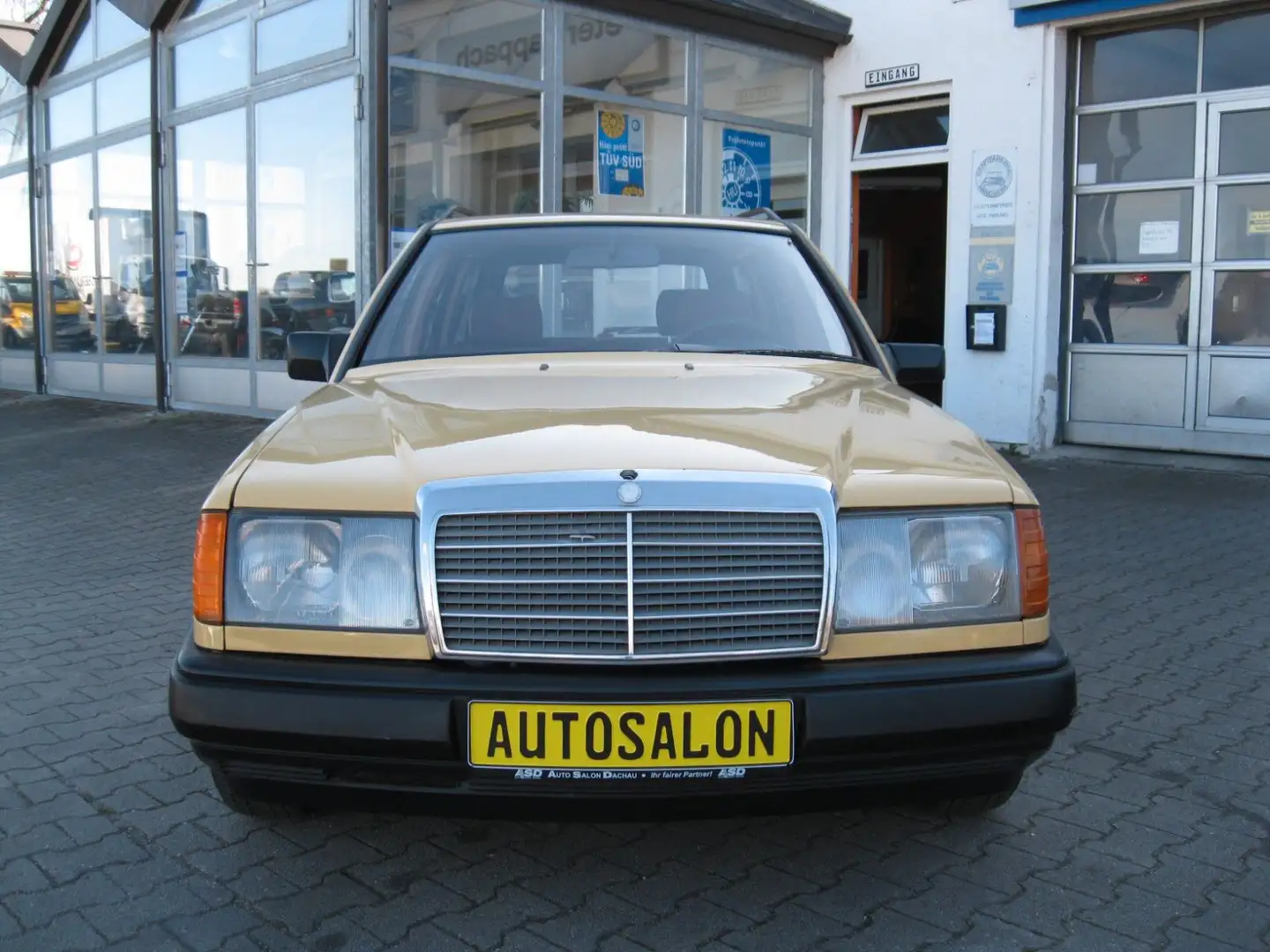 Mercedes-Benz 230 TE W124 *TÜV neu mit H-Zulassung* Bej - 2