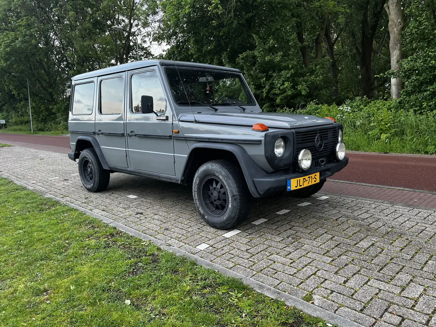 Oldtimer Mercedes Benz G-Klasse 300GD W460 Gerestaureerd 5deurs 9zits Grau - 1
